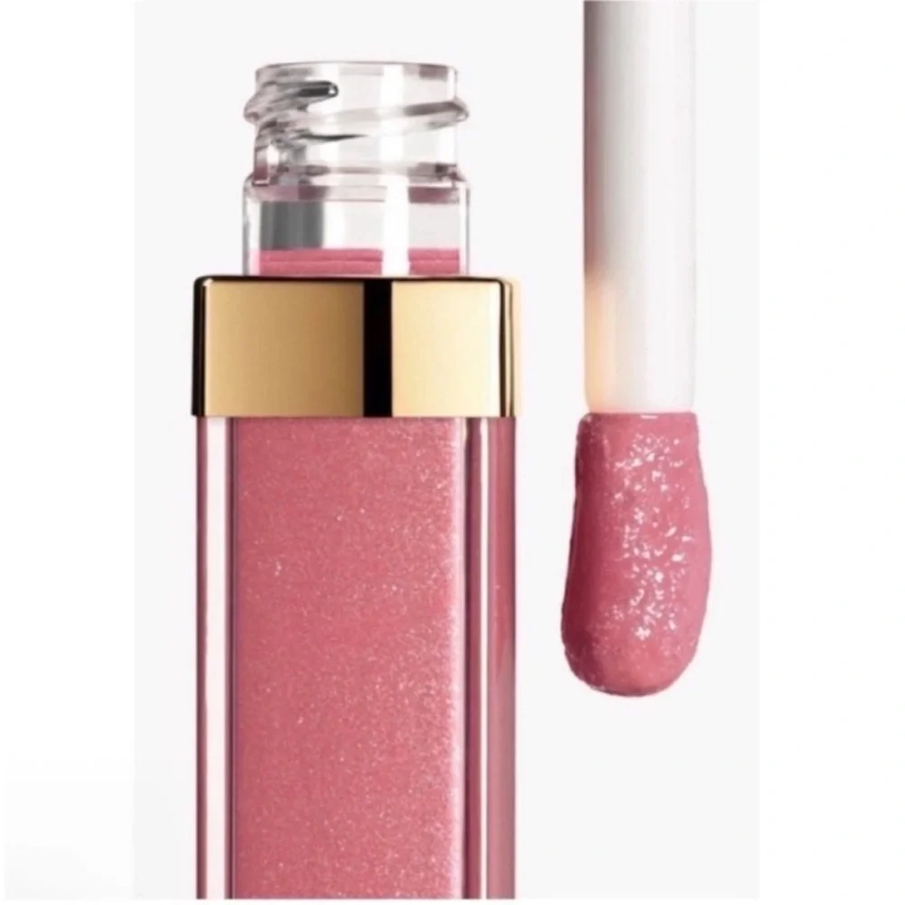 Chanel Rouge Coco Gloss in 119 Bourgeoisie